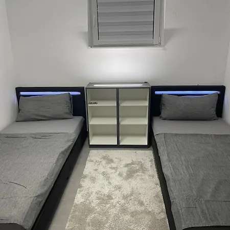 Schoene&moderne&zentrale Naehe A96 Apartman *
